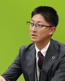 インタビュー